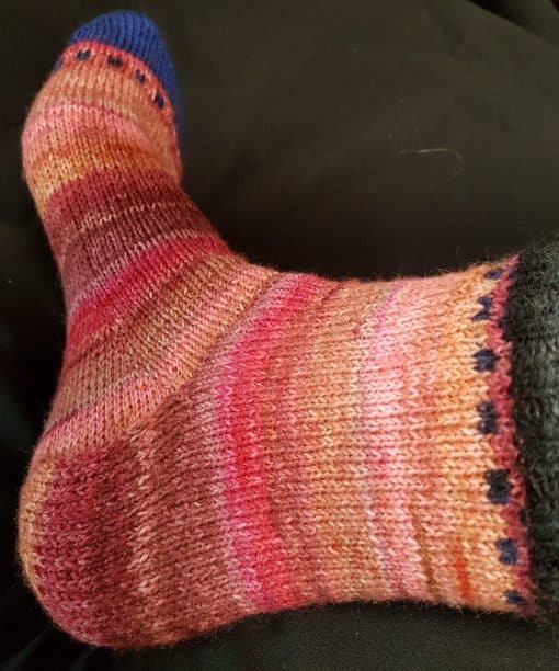 chaussettes tricotées main sur aiguilles circulaires