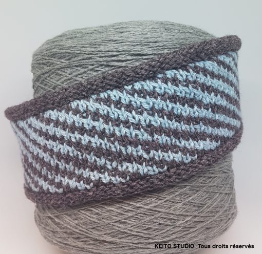 bandeau doublé au tricot bleu et taupe rayé
