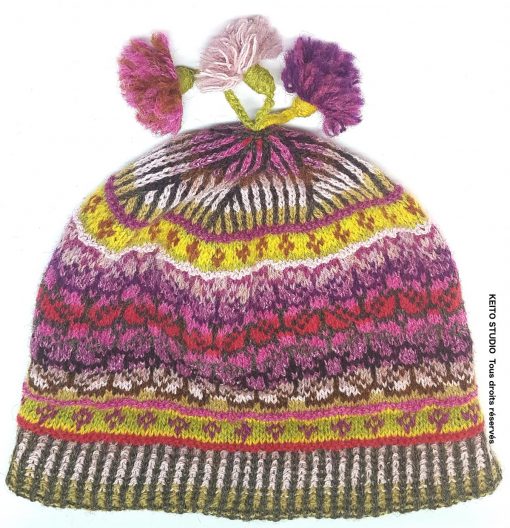 bonnet en tricot jacquard avec fleurs au sommet