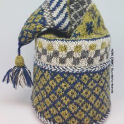 bonnet tricoté main style balte jacquard 4 couleurs