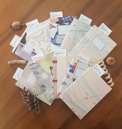 carnet reliés main avec papiers de récupération
