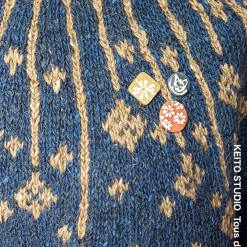pull jacquard bleu marine et pins