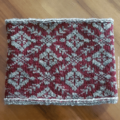 tricot norvégien très beau motif floral à tricoter en rond